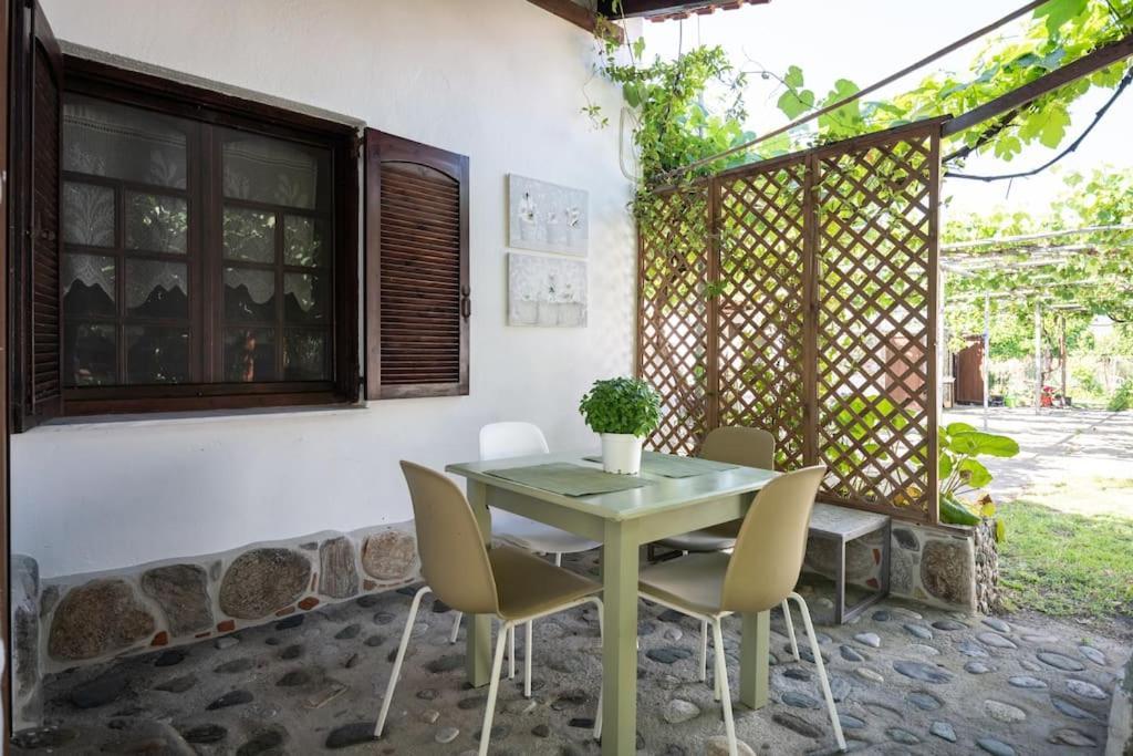 Traditionelles Appartement Athos Shadow Am Meer Paralia Sikias ภายนอก รูปภาพ