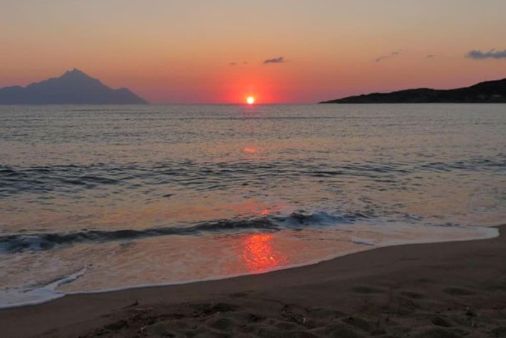 Traditionelles Appartement Athos Shadow Am Meer Paralia Sikias ภายนอก รูปภาพ